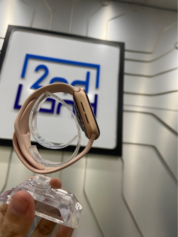 Đồng hồ Apple Watch Series 4/40mm - GPS - Pin bảo trì - Viền nhôm - Màu hồng - Ngoại hình: 97% - Màn cháy hồng, ép kính - Kèm sạc - bán xác không BH