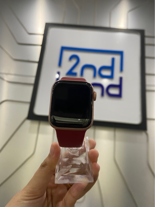 Đồng hồ Apple Watch Series 4/40mm - GPS - VN/A - Pin 92% - Viền nhôm - Màu hồng - Ngoại hình: 98% - Body