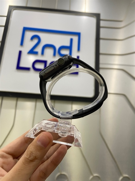 Đồng hồ Apple Watch Series 4/40mm - LL/A - 16GB - Pin 60% - Màu đen - Ngoại hình: 97% - Màn trầy, viền trầy, màn ép kính - Body 2