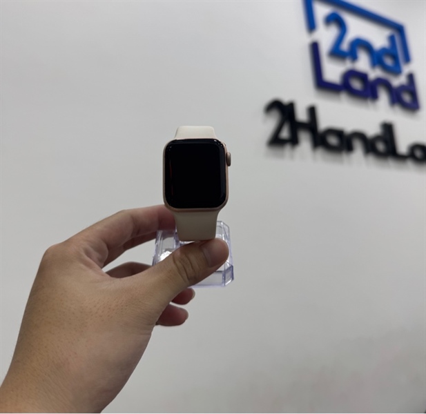 Đồng hồ Apple Watch Series 4/40mm - LL/A - Bản GPS - Pin 100% thay new - Viền nhôm - Màu hồng - Ngoại hình 98% - Kèm sạc