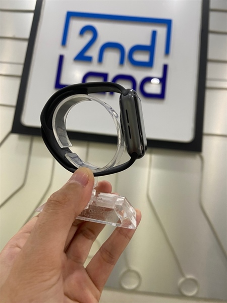 Đồng hồ Apple Watch Series 4/40mm - LL/A - GPS - 16GB - Pin 60% - Màu đen - Ngoại hình: 97% - Màn trầy, viền trầy, màn ép kính, viền ám xanh nhẹ - Body 1