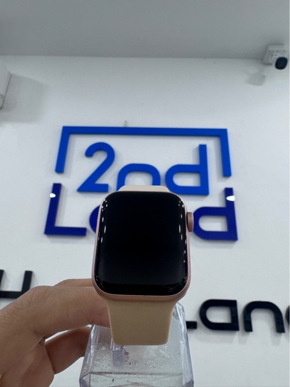 Đồng hồ Apple Watch series 4 - 40mm - LL/A - GPS,LTE không esim VN - Màu hồng - Pin 100% - Ngoại hình 98% - Màn trầy- Kèm sạc LK