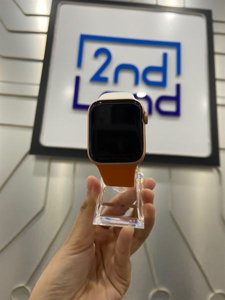 Đồng hồ Apple Watch Series 4/40mm - LL/A - GPS - Pin 100% thay new - Màu rose - Ngoại hình: 98% - Kèm sạc