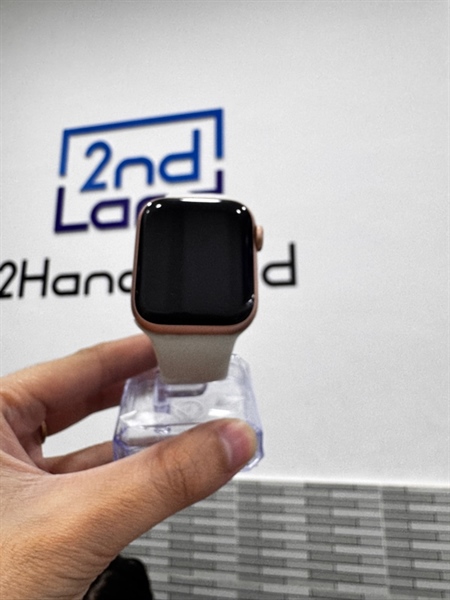 Đồng hồ Apple Watch Series 4 - 40mm - LL/A - Màu hồng - Pin 90% - Ngoại hình: 98% - Màn ám xanh - Box, kèm sạc