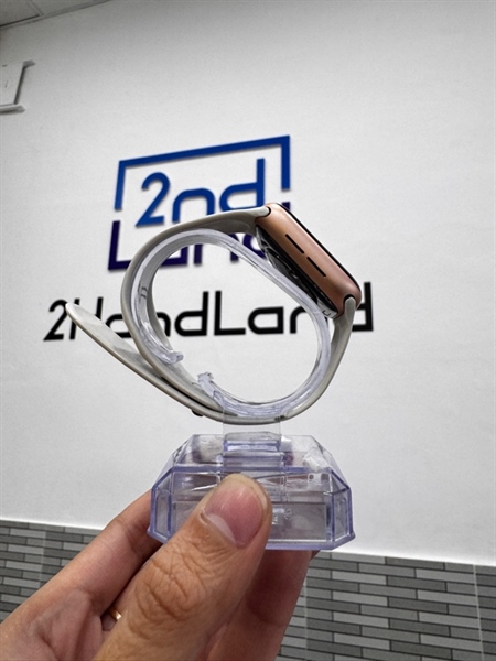 Đồng hồ Apple Watch Series 4 - 40mm - LL/A - Màu hồng - Pin 90% - Ngoại hình: 98% - Màn ám xanh - Box, kèm sạc 2