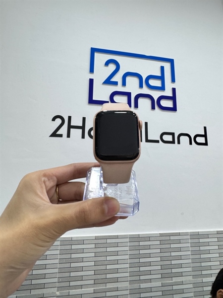 Đồng hồ Apple Watch Series 4 - 40mm - Màu hồng - Pin 87% - Ngoại hình 98% - Màn trầy lông mèo - Body, kèm sạc