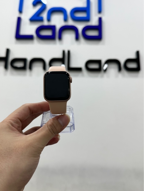 Đồng hồ Apple Watch Series 4/40mm - ZP/A - Bản GPS - watchOs 10.6.2 - Pin 100% đã thay new - Màu hồng - Ngoại hình 98% - Kèm sạc