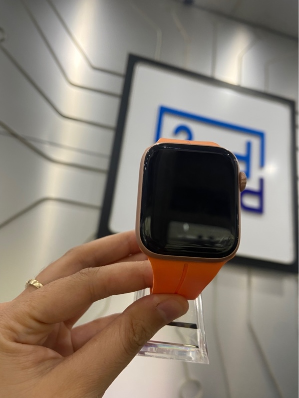 Đồng hồ Apple Watch Series 4/44mm - Bản nhôm - LTE ( Không hỗ trợ Esim) - Màu hồng - Pin 100% thay new - Ngoại hình: 98% - Màn ép kính, 1 chấm xanh trên màn - Kèm sạc