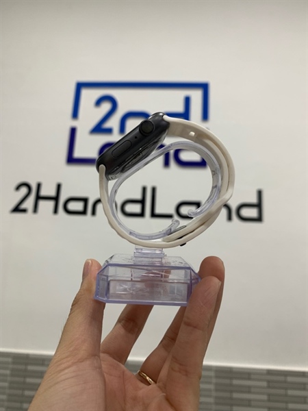 Đồng hồ Apple Watch Series 4 - 44mm - CH/A - GPS - Màu xám - Pin 100 - Ngoại hình: 98% - Box 2