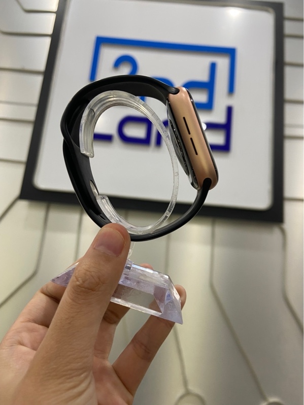 Đồng hồ Apple Watch Series 4/44mm - GPS - Pin 92% - Viền nhôm - Màu hồng - Ngoại hình: 98% - Màn ép kính - Kèm sạc