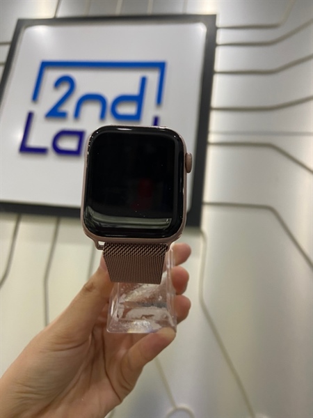 Đồng hồ Apple Watch Series 4/44mm - LL/A - GPS - Pin 100% - Màu hồng gold - Ngoại hình: 97% - ép kính - đánh kính - Kèm sạc