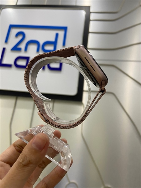 Đồng hồ Apple Watch Series 4/44mm - LL/A - GPS - Pin 100% - Màu hồng gold - Ngoại hình: 97% - ép kính - đánh kính - Kèm sạc 1