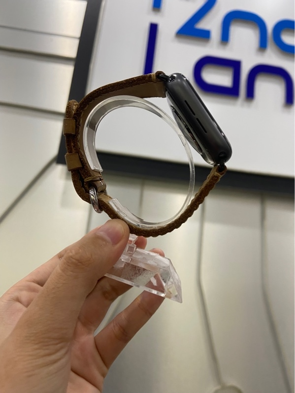 Đồng hồ Apple Watch Series 4/44mm - LL/A - GPS - Pin 96% - Viền nhôm - Màu đen - Ngoại hình: 98% - Kèm sạc