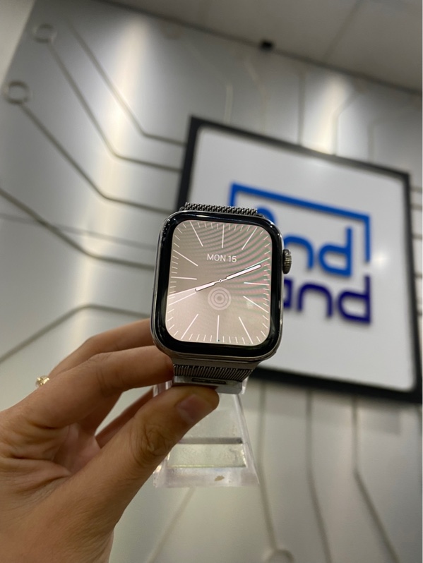 Đồng hồ Apple Watch Series 4/44mm - LL/A - LTE không esim - Pin 100% đã thay - Viền thép - Màu bạc - Ngoại hình: 97% - Kèm sạc