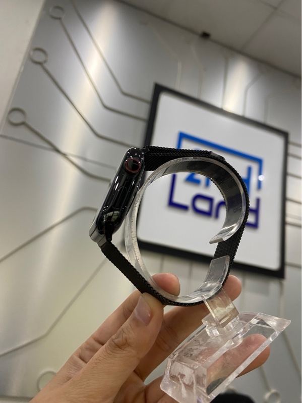 Đồng hồ Apple Watch Series 4/44mm - LL/A - LTE Không Hỗ Trợ Esim - Pin 100% - Viền nhôm - Màu đen - Ngoại hình: 98% - Kèm sạc