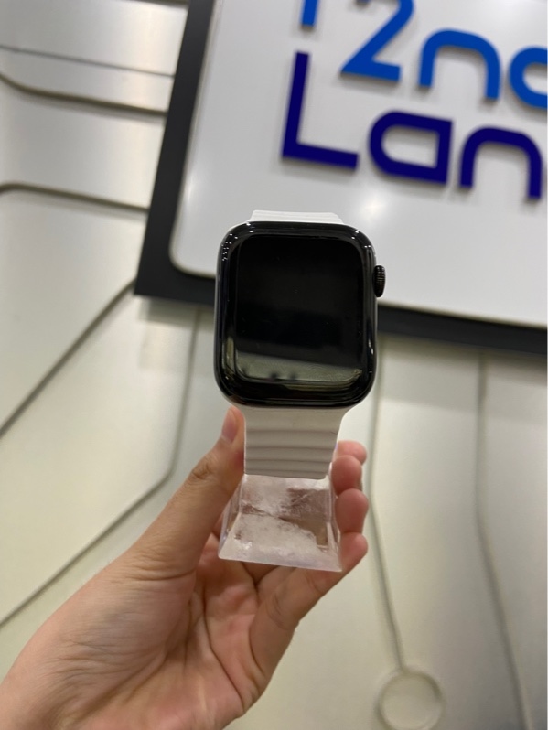 Đồng hồ Apple Watch Series 4/44mm - LTE ( có hỗ trợ Esim) - Pin 84% - Viền thép - Màu đen - Ngoại hình: 98% - Màn ép kính - Kèm sạc