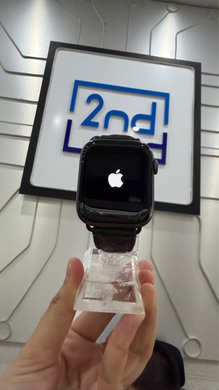 Đồng hồ Apple Watch Series 4/44mm - LTE ( không add được esim ) - Pin 100% thay new - Viền nhôm - Màu đen - Ngoại hình: 97% - Ép kính - Kèm sạc