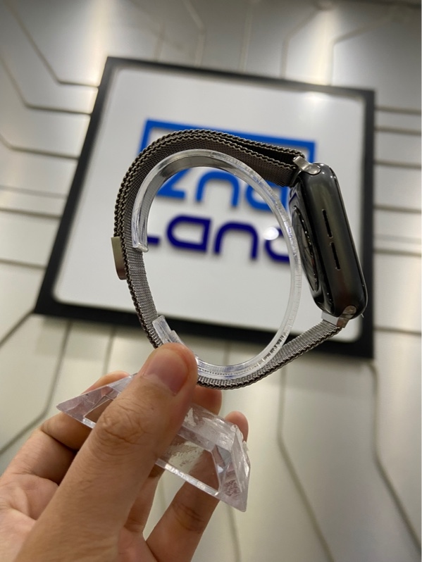 Đồng hồ Apple Watch series 4/44mm - ZP/A - GPS - Pin 100% thay new - Bản Nhôm - Màu đen - Ngoại hình: 96% - Cháy màn, màn ép kính, xước màn nhiều, xước cấn sườn, lưng - Kèm sạc