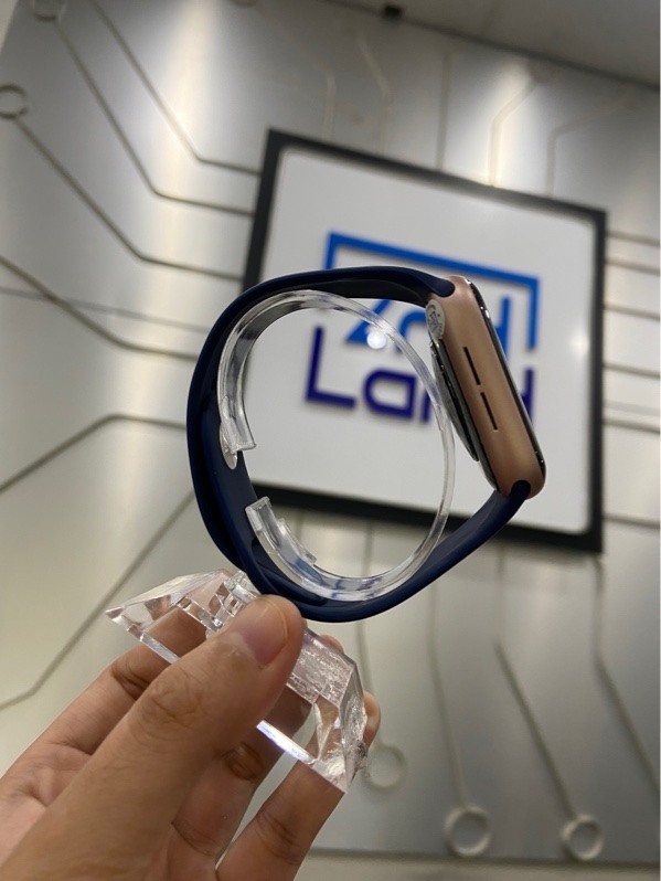 Đồng hồ Apple Watch Series 4 - LTE không hỗ trợ esim - Pin 100% đã thay - Viền nhôm - Màu hồng - Ngoại hình: 98% - Màn ép kính, 1 chấm xanh - Body