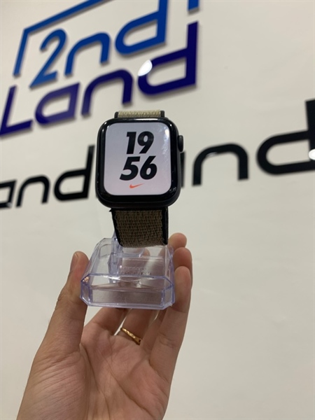 Đồng hồ Apple Watch Series 4 Nike - 44mm - J/A - LTE (không esim) - Bản nhôm - Màu xám - Pin 100% đã thay - Ngoại hình: 98% - Body