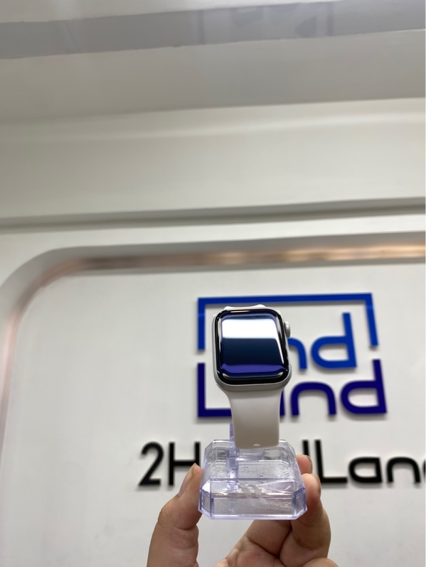 Đồng hồ Apple watch series 5 - 40mm - 2JA - gps - Nhôm - Màu bạc - Pin 100% - Ngoại hình 97.5% - Ép kính - Kèm sạc
