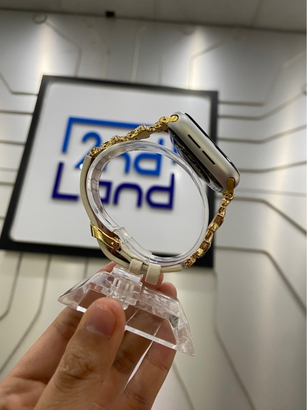 Đồng hồ Apple Watch Series 5/40mm - GPS - LL/A - Pin 100% đã thay - Viền nhôm - Màu bạc - Ngoại hình: 98% - Màn xước dăm nhiều - Body