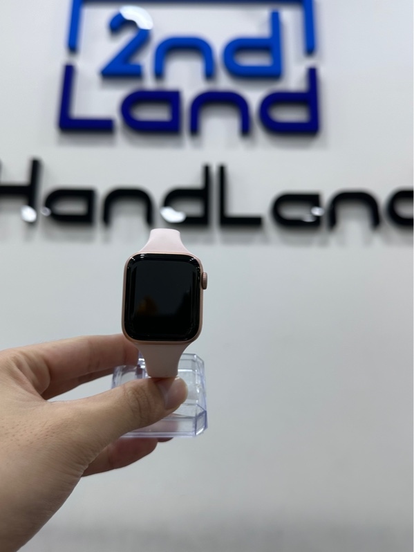 Đồng hồ Apple Watch Series 5/40mm - LL/A - Bản GPS - Pin 92% - Viền nhôm - Màu gold - Ngoại hình 97.5% - Kèm sạc