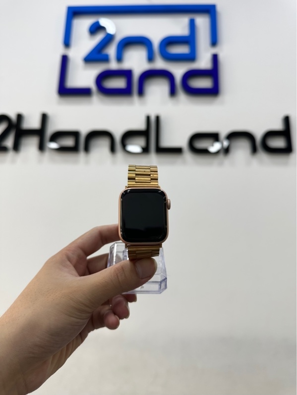Đồng hồ Apple Watch Series 5/40mm - LL/A - Bản GPS - watchOS 10.6.2 - Pin 96% - Viền nhôm - Màu gold - Ngoại hình 98% - Kèm sạc