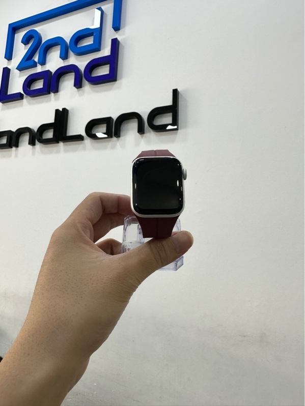 Đồng hồ Apple Watch Series 5/40mm - LL/A - Bản LTE không hỗ trợ esim - Pin 93% - Viền nhôm - Màu bạc - Ngoại hình 98% - Kèm sạc