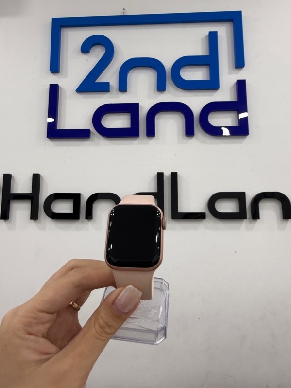 Đồng hồ Apple watch series 5 - 40mm - LL/A - GPS - 32GB - Màu hồng - Pin thay 100% - Ngoại hình 98% - Kèm sạc linh kiện