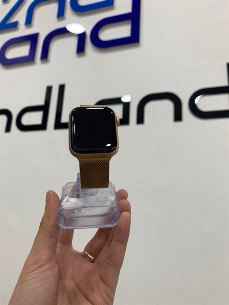 Đồng hồ Apple Watch Series 5 - 40mm - LL/A - GPS - Bản nhôm - Màu vàng hồng - Pin 99% - Ngoại hình: 98% - Body, kèm sạc linh kiện