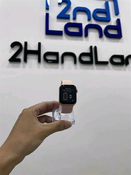 Đồng hồ Apple Watch Series 5/40mm - LL/A - GPS - Viền nhôm - Pin 100% - Màu hồng ngoại hình 97% - Kèm sạc