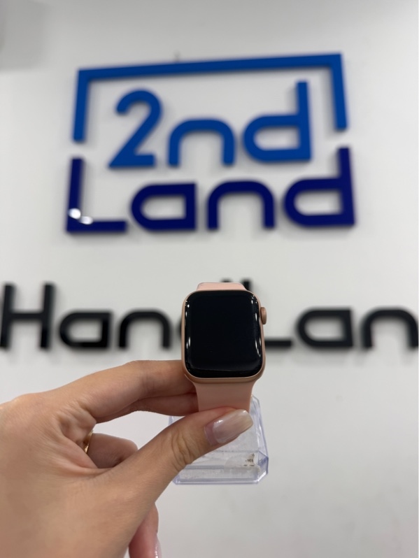 Đồng hồ Apple watch series 5 - 40mm - LL/A - LTE Không esim VN - 32GB - Bản nhôm - Màu hồng - Pin 96% - Ngoại hình 97% - Màn mẻ kính trong, trầy - Kèm sạc linh kiện
