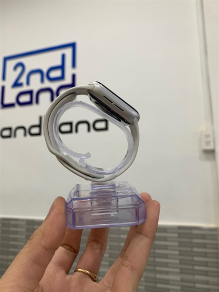 Đồng hồ Apple Watch Series 5 - 40mm - LLA - Màu starlight - Pin 100 đã thay - Ngoại hình: 98% - Body, kèm sạc 1