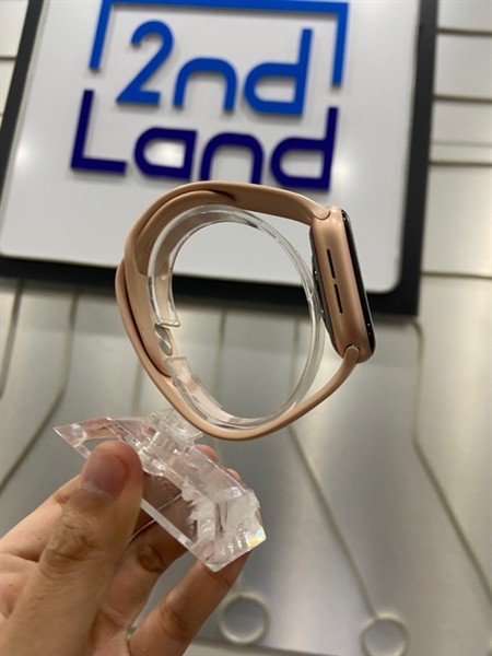 Đồng hồ Apple Watch Series 5/40mm - ZA/A - LTE ( hỗ trợ esim ) - Pin 100% thay new - Viền nhôm - Màu hồng gold - Ngoại hình: 98% - Màn chết 1 điểm ảnh - Kèm sạc 1