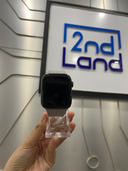 Đồng hồ Apple Watch Series 5/44mm - LL/A - LTE - Pin 87% - Viền nhôm - Màu đen - Ngoại hình: 98% - Body - Kèm sạc