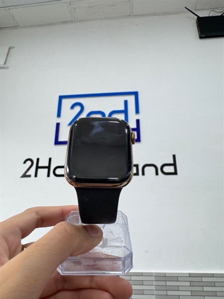 Đồng hồ Apple Watch Series 5 - LL/A - Ngoại hình 98% - Bản thép - Pin đã thay 100% - Kèm sạc