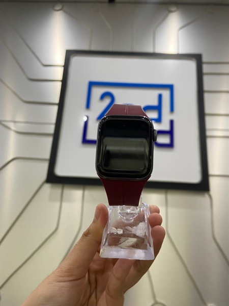 Đồng hồ Apple Watch Series 5 Nike/40mm - 2J/A - GPS - Pin 82% - Viền nhôm - Màu đen - Ngoại hình: 97% - Sườn trầy cấn, màn trầy nhiều, đánh kính, màn ám xanh nhẹ - Kèm sạc