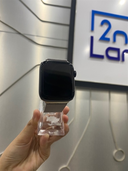 Đồng hồ Apple Watch Series 5 Nike/44mm - Z/P - LTE ( add được esim VN ) - Pin 89% - Màu đen - Ngoại hình: 98% - Màn 1 đường xanh - Body - Kèm sạc
