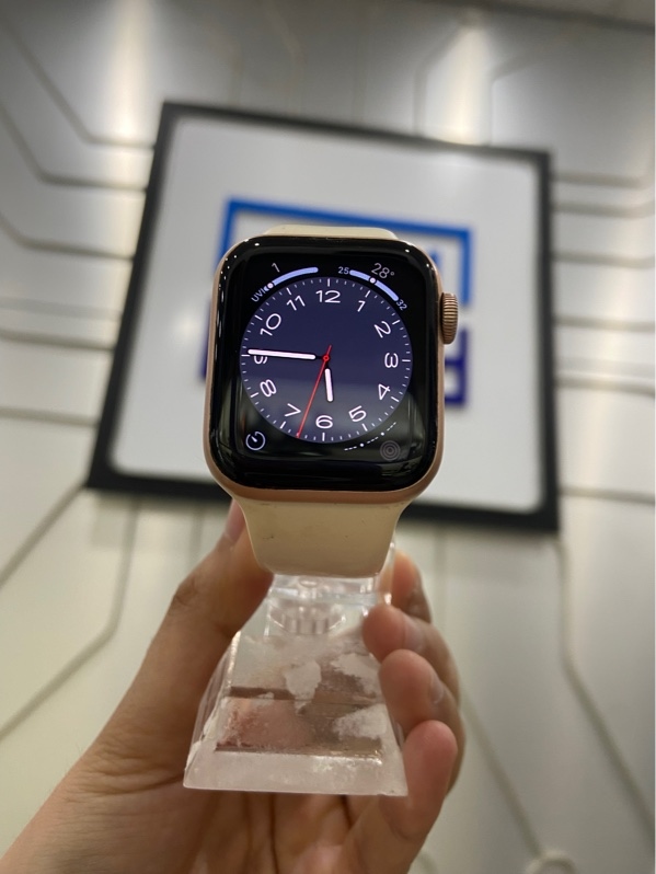 Đồng hồ Apple Watch Series 6/40mm - GPS - B/A - Pin 87% - Viền nhôm - Màu hồng - Ngoại hình: 97.5% - Kèm sạc