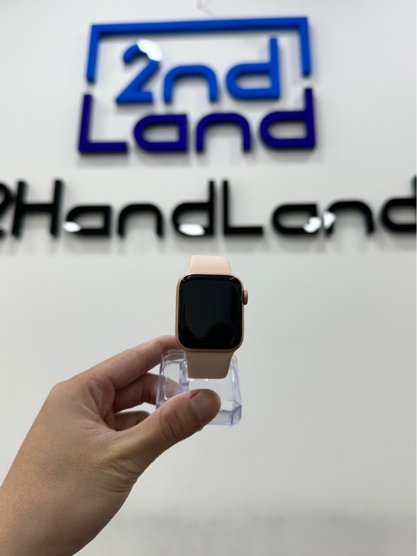 Đồng hồ Apple Watch Series 6/40mm - LL/A - Bản GPS - 32GB - Pin 90% - Viền nhôm - Màu vàng hồng - Ngoại hình 98% - Kèm sạc