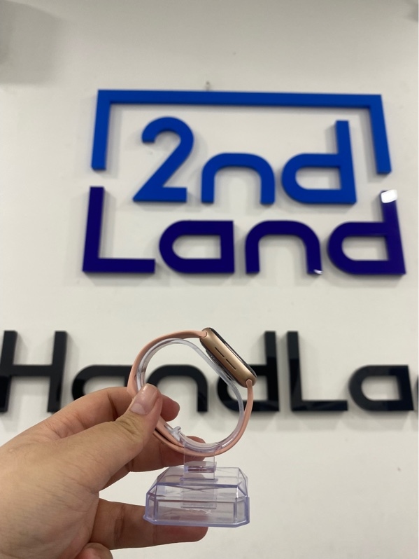 Đồng hồ Apple watch series 6 - 40mm - LL/A - LTE Không esim VN - 32Gb - Bản nhôm - Màu vàng - Pin thay 100% - Ngoại hình 97% - viền trầy , trầy màn , ép kính - Kèm sạc linh kiện