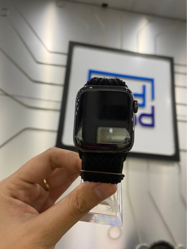 Đồng hồ Apple Watch Series 6/40mm - LTE ( có hỗ trợ esim) - VN/A - Pin 100% - Viền thép - Màu đen - Ngoại hình: 97% - Màn ép kính - Body