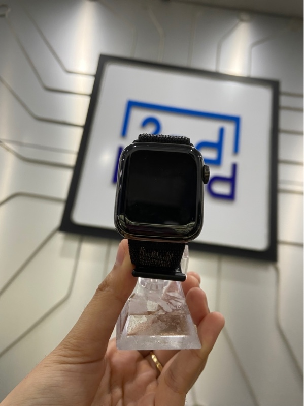 Đồng Hồ Apple Watch Series 6/40mm - VN/A - LTE hỗ trợ Esim - Pin 88% - Viền thép - Màu đen - Ngoại hình: 98% - Kèm sạc