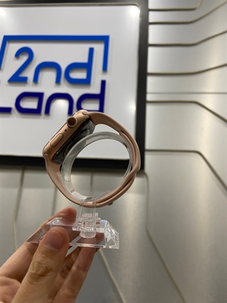 Đồng hồ Apple Watch Series 6/44mm - GPS - Pin bảo trì - Màu hồng - Ngoại hình: 97% - Cấn xước màn nặng, Cấn nút nguồn - Body - Kèm sạc 2