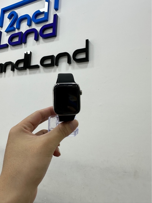 Đồng hồ Apple Watch series 6/44mm - LL/A - Bản LTE không hỗ trợ esim - Pin 100% thay new - Viền thép - Màu bạc - Ngoại hình 98% - Kèm box + sạc