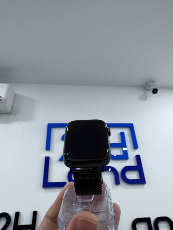 Đồng hồ Apple watch series 6 - 44mm - LL/A - GPS - Bản nhôm - Màu midnight - Pin thay 100% - Ngoại hình 97% - Viền trầy xước, màn cháy - Kèm sạc