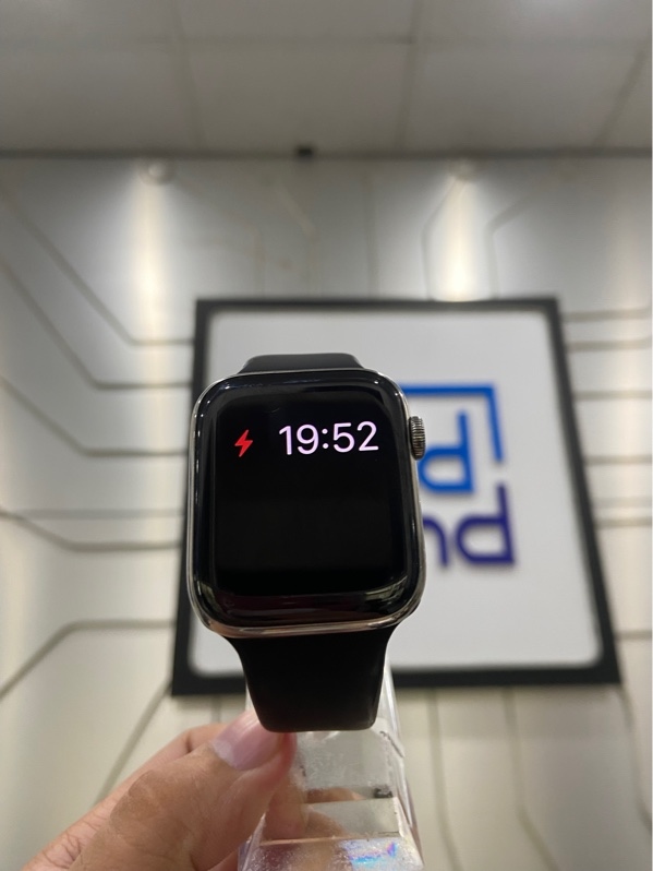 Đồng hồ Apple Watch Series 6 - 44mm - LL/A - LTE không hỗ trợ Esim - Pin 100% - Bản Thép - Màu bạc - Ngoại hình: 97% - Body