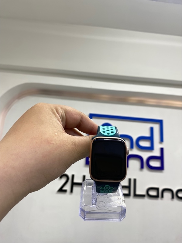 Đồng hồ Apple Watch series 6 - LTE ( không hỗ trợ esim Vn) - LL/A - 40mm - Màu vàng hồng - Pin thay 100% - Ngoại hình 97% - Ép kính, trầy - Kèm sạc