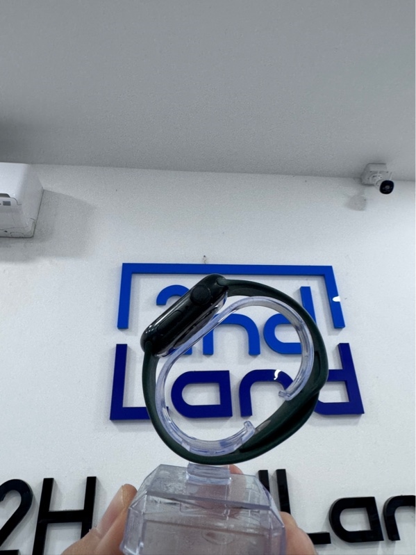 Đồng hồ Apple watch series 7 - 41mm - VN/A - 32GB - GPS - Màu xanh - Pin 84% - Ngoại hình 98% - Viền xước nhẹ - Kèm sạc